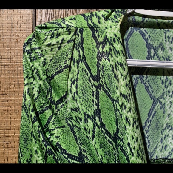 FASHION NOVA NEON SNAKE CUT OUT KYLIE - Picture 4 of 4